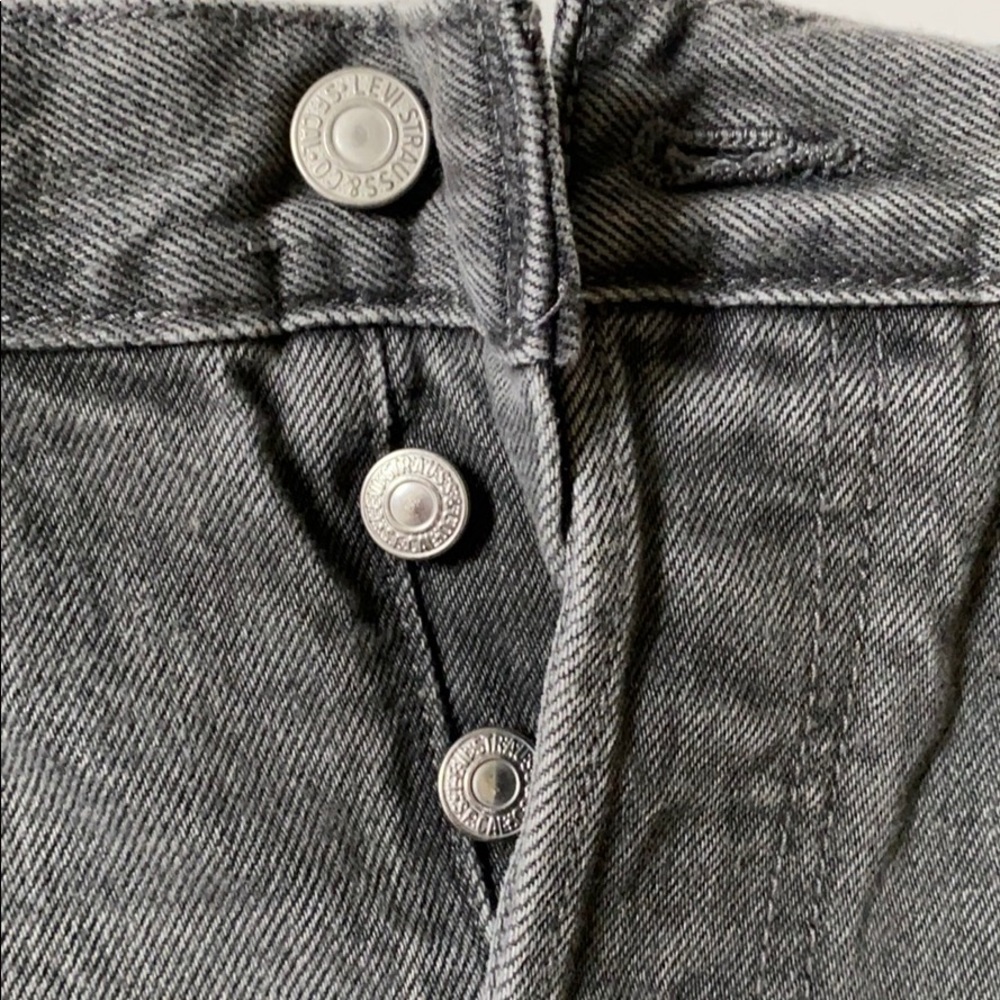 Levi’s - Picture 2 of 2